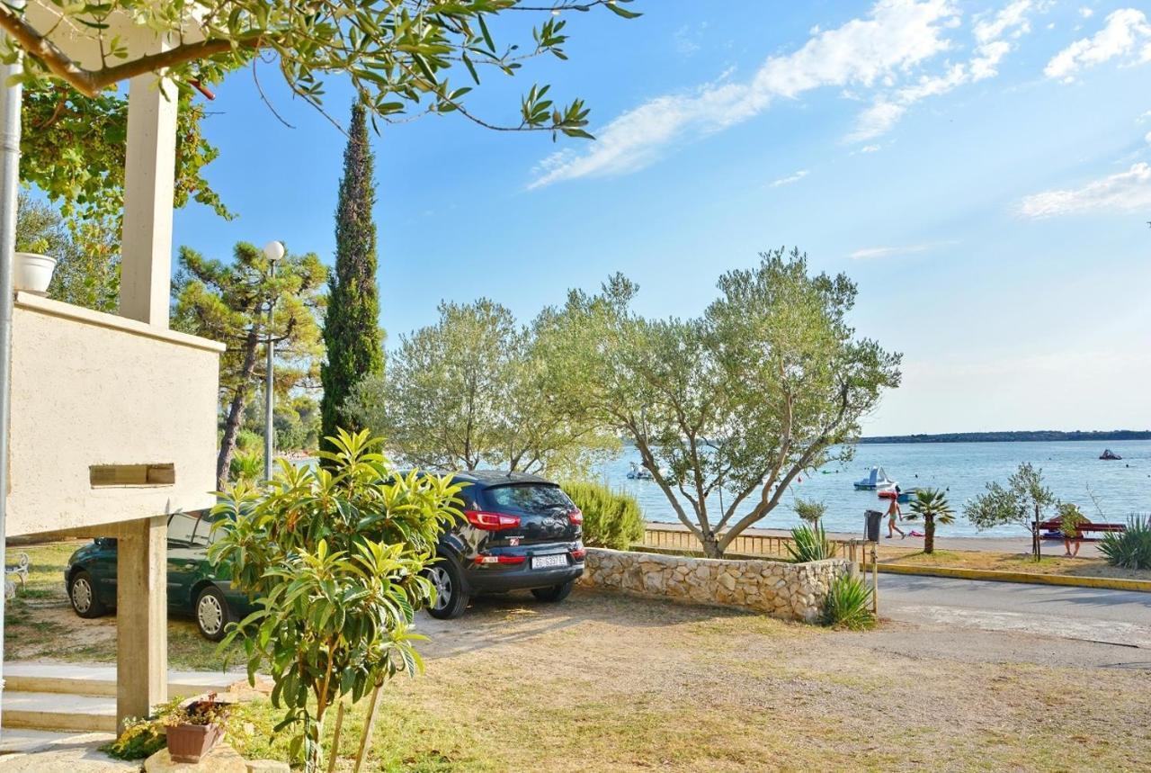 Apartments By The Sea Vrsi - Mulo, Zadar - 12519 Екстериор снимка
