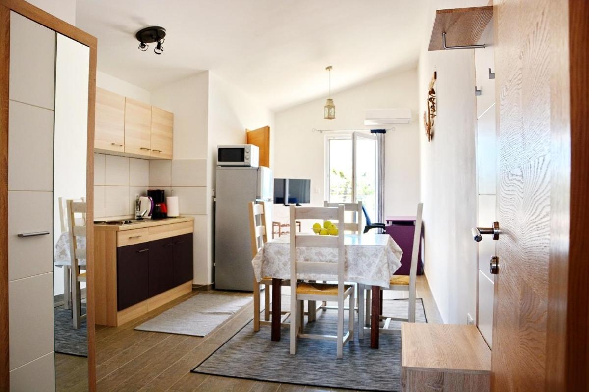 Apartments By The Sea Vrsi - Mulo, Zadar - 12519 Екстериор снимка
