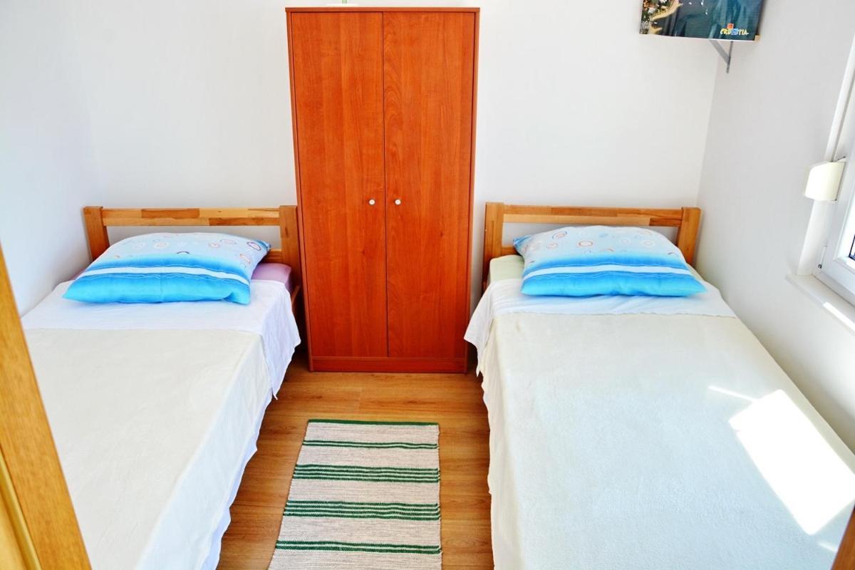 Apartments By The Sea Vrsi - Mulo, Zadar - 12519 Екстериор снимка